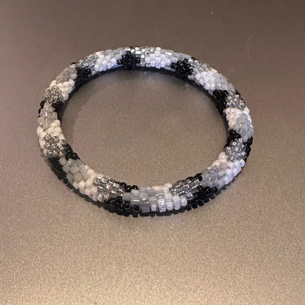 Lily and Laura Neutral Silver Black Gray Diamond Design Beaded Bracelet